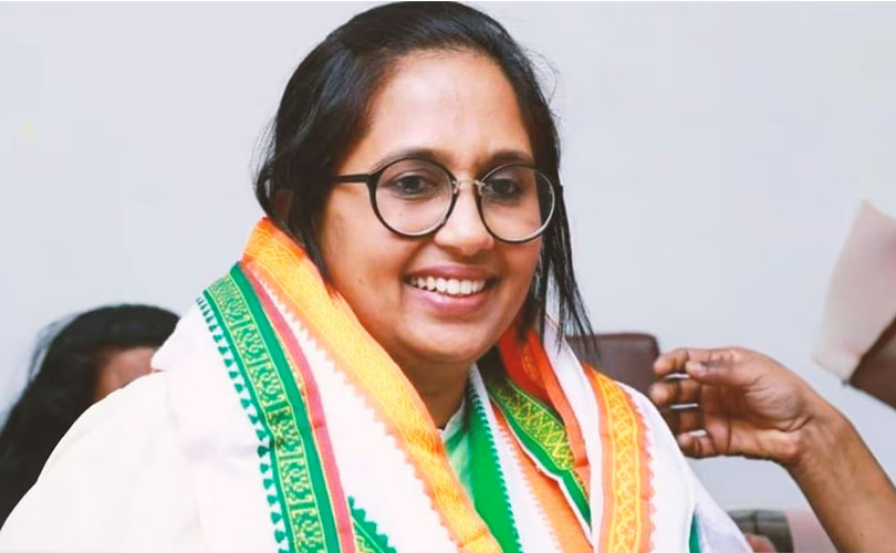 നിലമ്പൂരിൽ കോൺ​ഗ്രസ് നേതാക്കൾക്ക് വലവിരിച്ച് ബിജെപി 