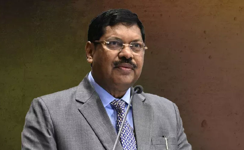 വിദേശത്ത് എൽഎൽഎം പഠിക്കാൻ വലിയ വായ്പ വേണ്ടെന്ന് ചീഫ് ജസ്റ്റിസ് ഗവായി