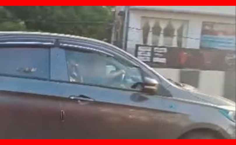 കഴക്കൂട്ടത്ത് പിഞ്ചുകുഞ്ഞിന്റെ കൈയിൽ സ്റ്റിയറിംഗ്; 100 കിലോമീറ്റർ വേഗത്തിൽ കാർ; അപകടകരമായ ദൃശ്യങ്ങൾ പുറത്ത്
