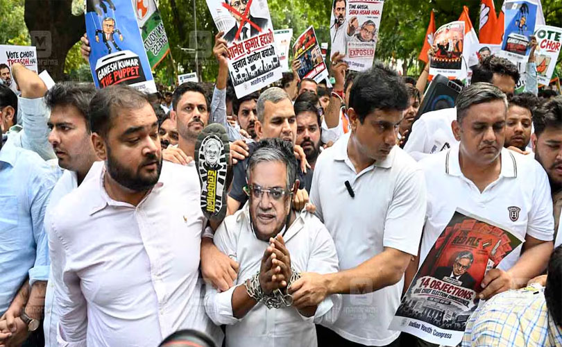  മുഖ്യ തിരഞ്ഞെടുപ്പ് കമ്മിഷണറുടെ രാജി ആവശ്യപ്പെട്ട് രാജ്യവ്യാപക പ്രതിഷേധം