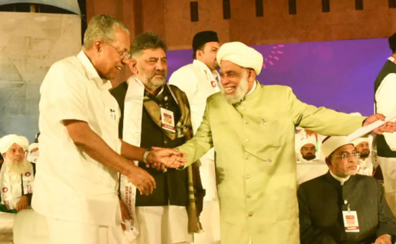 മതസൗഹാർദ്ദത്തിന്റെ കാവലാളാകാൻ സമസ്ത; വർഗീയതക്കെതിരെ കൈകോർക്കാൻ മുഖ്യമന്ത്രിയുടെ ആഹ്വാനം