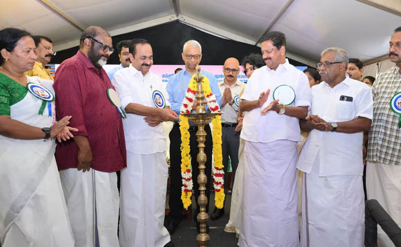 കെഎസ്ആർടിസിയിൽ സ്ത്രീകൾക്ക് ഇനി സൗജന്യ യാത്ര; ‘പ്രിയദർശിനി’ പദ്ധതി മുഖ്യമന്ത്രി ഉദ്ഘാടനം ചെയ്തു 