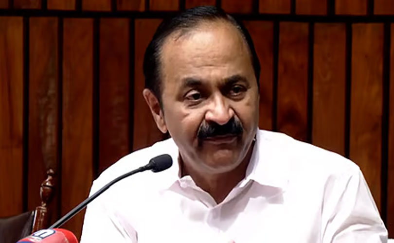 വെള്ളം കയറിയ വീടുകൾക്ക് 10,000 രൂപ വീതം ധനസഹായം; നദികളിലെ മണ്ണും മാലിന്യവും നീക്കും: മുഖ്യമന്ത്രി