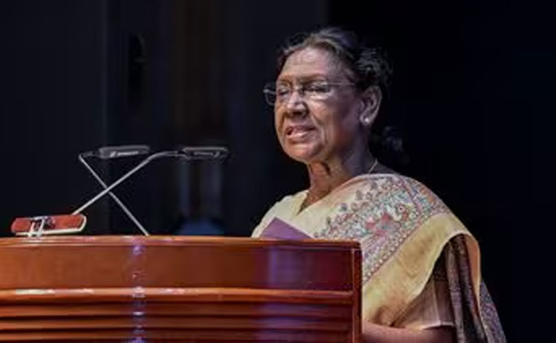 ദേശീയ ഗാനത്തിനും വന്ദേമാതരത്തിനും ഇനി തുല്യ നിയമസംരക്ഷണം: നിയമത്തിൽ ഒപ്പുവെച്ച് രാഷ്ട്രപതി; തടസ്സപ്പെടുത്തിയാൽ 3 വർഷം വരെ തടവ്