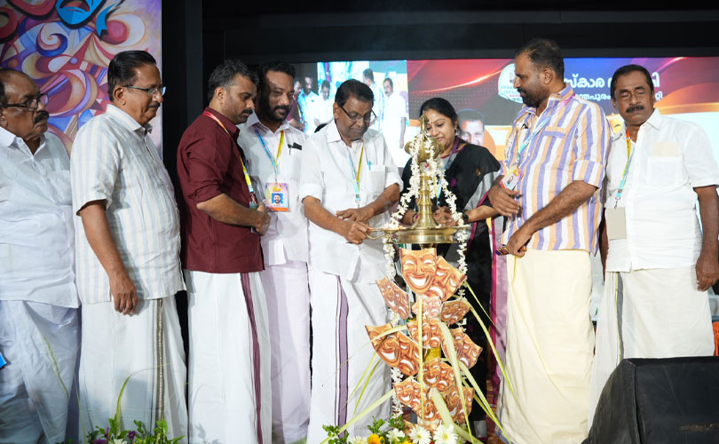 നാടകവേദിയിലേക്ക് പുതിയ തലമുറ വീണ്ടും എത്തുന്നത് പ്രതീക്ഷ നൽകുന്നു: തിരുവഞ്ചൂർ രാധാകൃഷ്ണൻ