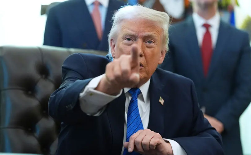 മാർപാപ്പ മതകാര്യങ്ങളിൽ ശ്രദ്ധിച്ചാൽ മതിയെന്ന് ഡൊണാൾഡ് ട്രംപ് 