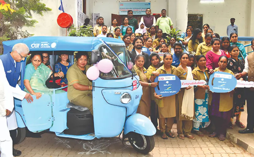 വനിതകൾക്ക് സർക്കാർ വക സൗജന്യ ഇലക്ട്രിക് ഓട്ടോ; ആദ്യഘട്ട വിതരണം പൂർത്തിയായി 