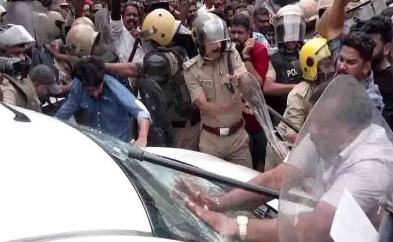 ​ഇ.ഡി ഉദ്യോഗസ്ഥരെ ആക്രമിച്ച കേസ്: 7 പ്രതികളുടെ ജാമ്യാപേക്ഷ കോടതി തള്ളി; ഗൂഢാലോചന അന്വേഷണം പുരോഗമിക്കുന്നു