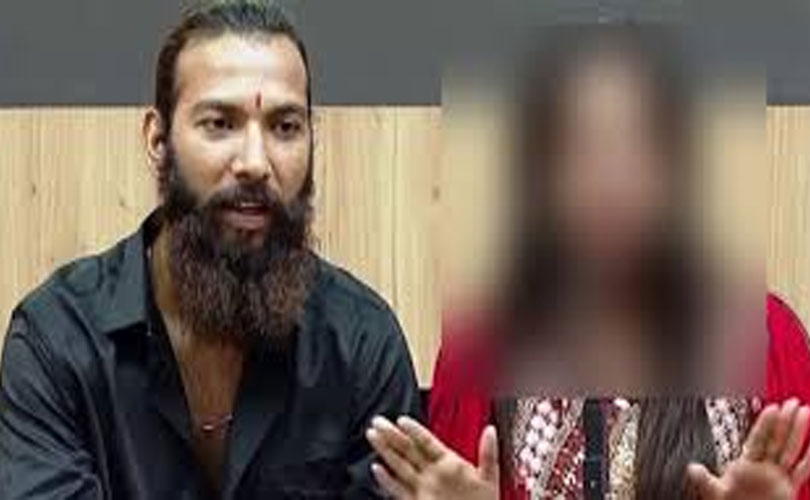 ​വൈറൽ കുഭമേള താരത്തിന്റെ വിവാഹം: ഭർത്താവിനെതിരെ എസ്‌സി/എസ്ടി വകുപ്പുകൾ; ഇടക്കാല സംരക്ഷണം നീട്ടി കേരള ഹൈക്കോടതി
