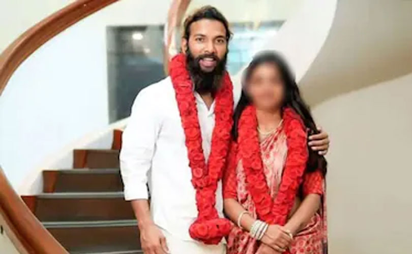 കുംഭമേളയിലെ വൈറൽ പെൺകുട്ടിക്ക് പ്രായപൂർത്തി ആയിട്ടില്ല; ഭർത്താവ് ഫർമാൻ ഖാനെതിരെ പോക്സോ കേസ് 