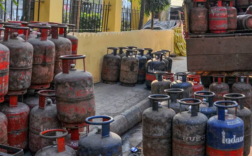 സംസ്ഥാനത്ത് കരിഞ്ചന്തയിൽ ഗ്യാസ് സിലിൻഡർ കച്ചവടം വ്യാപകം 