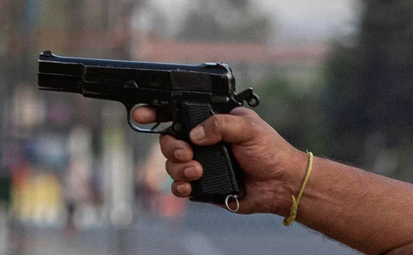 മകനെ പരീക്ഷാകേന്ദ്രത്തിലാക്കാൻ കാമുകനൊപ്പമെത്തിയ യുവതിയെ ഭർത്താവ് കൊലപ്പെടുത്തി