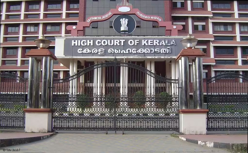 ജേർണലിസ്റ്റുകൾക്ക് ആശ്വാസം: വാർത്തകൾ ഉണ്ടാക്കുന്ന അപമാനമോ വിഷമമോ മാത്രം കാരണമാക്കി ക്രിമിനൽ മാനനഷ്ടക്കേസ് നിലനിൽക്കില്ലെന്ന് കേരള ഹൈക്കോടതി