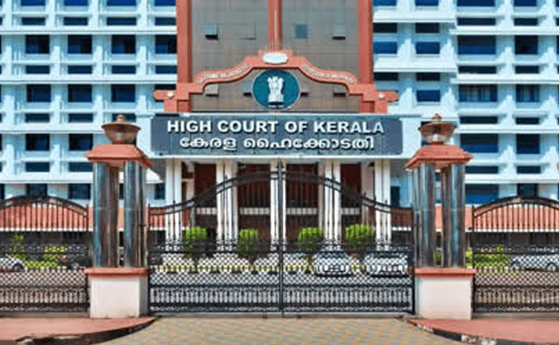 വസ്ത്രധാരണം തിരഞ്ഞെടുക്കാനുള്ള സ്വാതന്ത്ര്യം മൗലികാവകാശം: ചുരിദാർ ധരിച്ചതിന് തടസ്സപ്പെടുത്തിയ ഹെഡ്മിസ്ട്രസിന് കേരള ഹൈക്കോടതിയുടെ സംരക്ഷണം

