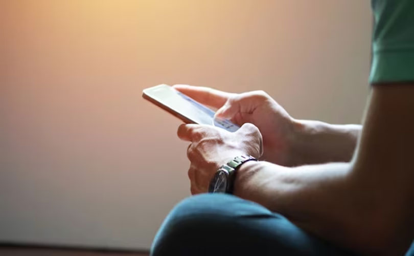 മൊബൈൽ ആപ്പിലൂടെ തത്സമയ സെ ക്സ് പ്രദർശിപ്പിച്ച ദമ്പതികൾ അറസ്റ്റിൽ  