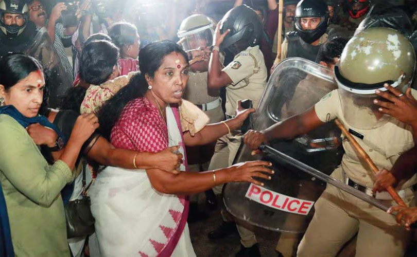  തിരുവനന്തപുരത്ത് യൂത്ത് കോൺ​ഗ്രസ് - പൊലീസ് തെരുവുയുദ്ധം