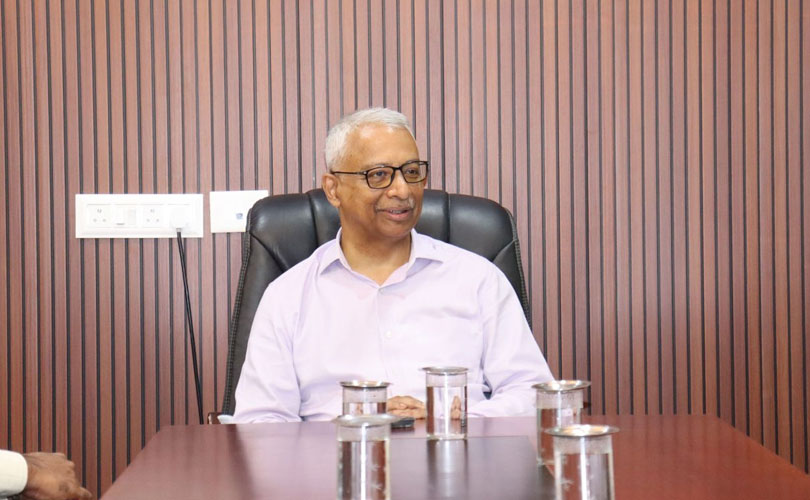 ഭരണമാറ്റത്തിലും മാറാതെ ‘പിണറായി ലൈൻ’; വി.ഡി.എസ് ഭരണത്തിലും ചക്രം തിരിച്ച് ജയതിലക്; വാഗ്ദാനങ്ങൾ ജലരേഖയായി,ഐ.എ.എസ് പോരിൽ യു.ഡി.എഫ് സർക്കാരിന് തുടക്കത്തിലേ കനത്ത തിരിച്ചടി