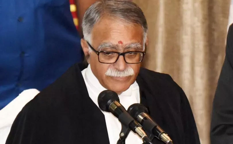 ന്യായാധിപന്മാർ ദൈവങ്ങളല്ല, തെറ്റുകൾ സംഭവിക്കാം: യാത്രയയപ്പ് പ്രസംഗത്തിൽ വികാരഭരിതനായി ജസ്റ്റിസ് സഞ്ജയ് കരോൾ: