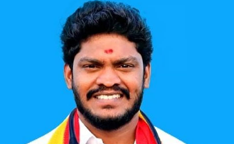 പത്ര പ്രവർത്തകരെ ആക്രമിച്ച ജോസഫ് വിജയ് പാർട്ടിയുടെ എം.എൽ.എ... 

