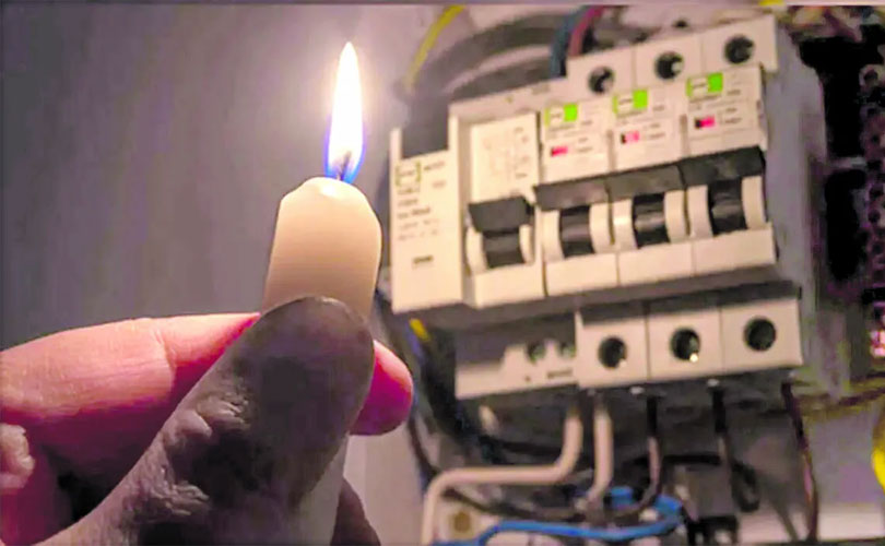 കേരളത്തിൽ വൈദ്യുതി പ്രതിസന്ധി രൂക്ഷം; ജലസംഭരണികളിൽ വെള്ളമുണ്ടായിട്ടും നിയന്ത്രണം ഏർപ്പെടുത്തുന്നത് ഭരണപരാജയമെന്ന് ആക്ഷേപം
