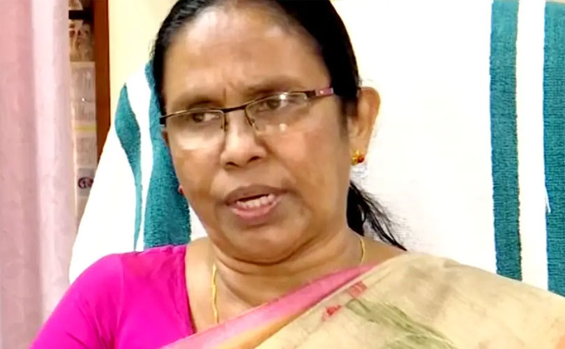  സ്ത്രീകളെ പൊതു നിരത്തുകളിലും വേദികളിലും പ്രദർശിപ്പിക്കുന്നത് ശരിയല്ലെന്ന സമസ്ത നിലപാടിനെ വിമർശിച്ച് കെ കെ ശൈലജ