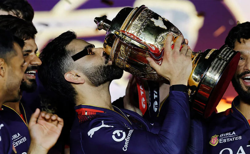 18 വർഷം നീണ്ട കാത്തിരിപ്പ് അവസാനിപ്പിച്ച് റോയൽ ചലഞ്ചേഴ്സ് കിരീടം നേടി 