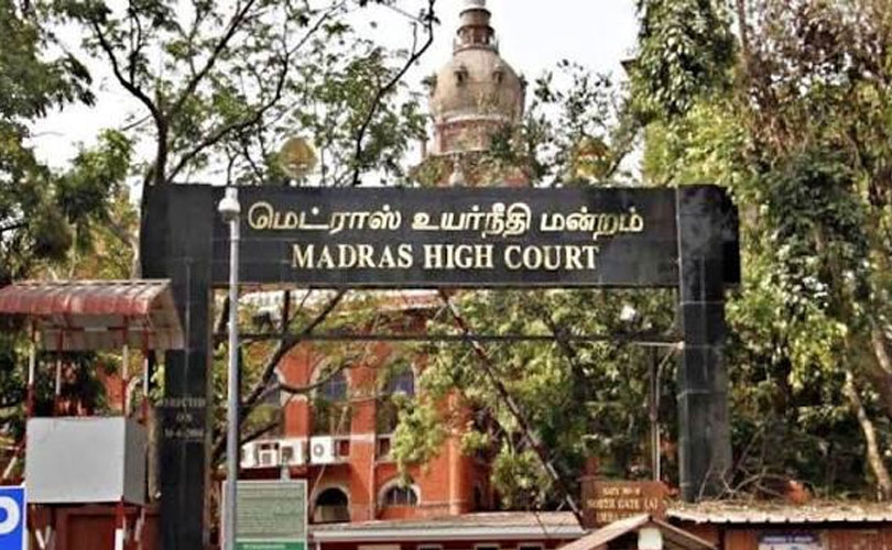 സ്ത്രീധന പീഡന പരാതിയിൽ എഫ്.ഐ.ആർ ഇട്ടില്ല: രണ്ട് പോലീസുകാർ സ്വന്തം കീശയിൽ നിന്ന് ഒരു ലക്ഷം വീതം നൽകണമെന്ന് മദ്രാസ് ഹൈക്കോടതി
