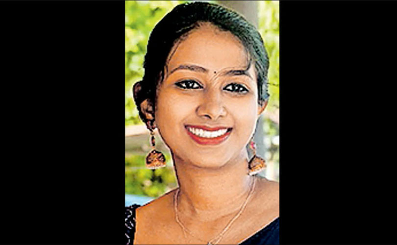 വാഹനാപകടത്തിൽ ഗുരുതരമായി പരുക്കേറ്റ് ചികിത്സയിലായിരുന്ന യുവതി മരിച്ചു 