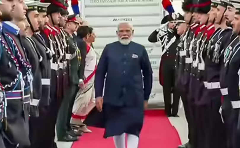 നരേന്ദ്രമോദി റോമിലെത്തി; മാർപാപ്പയുമായി കൂടിക്കാഴ്ച്ച നടത്തും 