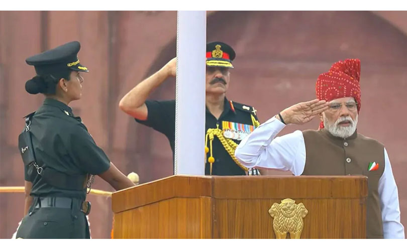 ലക്ഷ്യം ‘വികസിത ഭാരതം’; ചെങ്കോട്ടയിൽ ദേശീയപതാക ഉയർത്തി പ്രധാനമന്ത്രി നരേന്ദ്രമോദി 