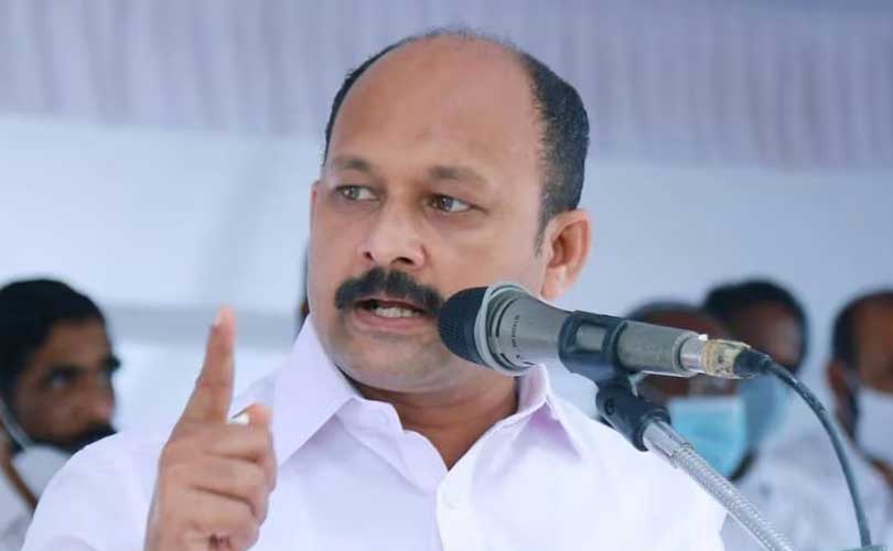 സിപിഎമ്മിലെ അധികാരതര്‍ക്കം കോണ്‍ഗ്രസിന്റെ തലയില്‍ ചാരേണ്ട മുഹമ്മദ് ഷിയാസ്