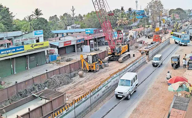 ​ഇഴഞ്ഞു നീങ്ങുന്ന ദേശീയപാത നിർമ്മാണം; സർവ്വീസ് റോഡുകളിൽ കുരുങ്ങുന്നു, ദുരിതത്തിൽ ജനജീവിതം