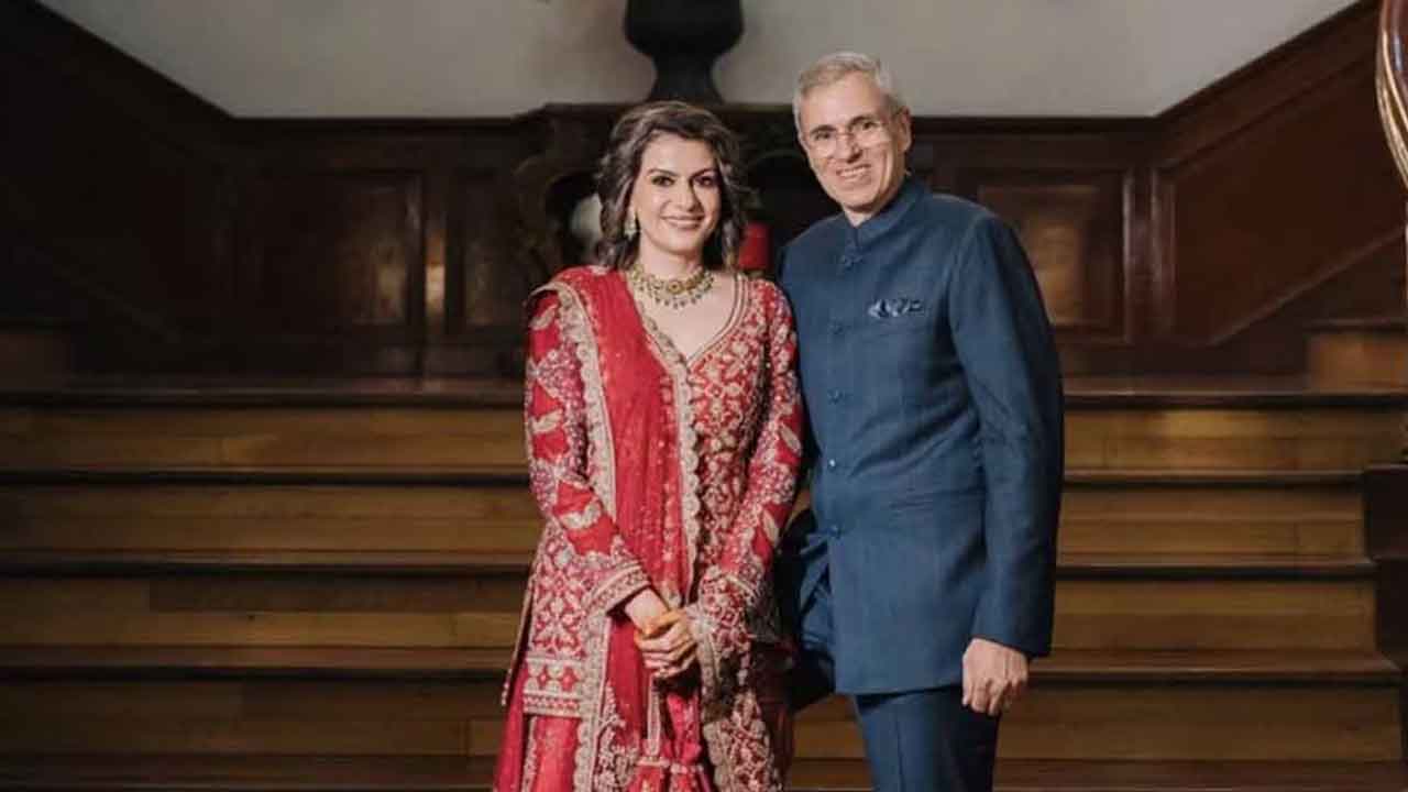 ഒമർ അബ്ദുല്ലയ്ക്ക് പുതിയ ജീവിതം; നിധി റസ്ദാനെ വിവാഹം ചെയ്തു; ചിത്രങ്ങൾ പങ്കുവച്ച് മുഖ്യമന്ത്രി