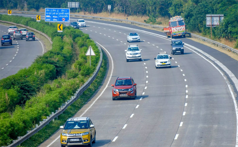 ​ദേശീയപാതകൾ മരണക്കെണിയാകരുത്; പാതയോരത്തെ കച്ചവടങ്ങൾക്കും അനധികൃത പാർക്കിംഗിനും സുപ്രീംകോടതിയുടെ റെഡ് സിഗ്നൽ

