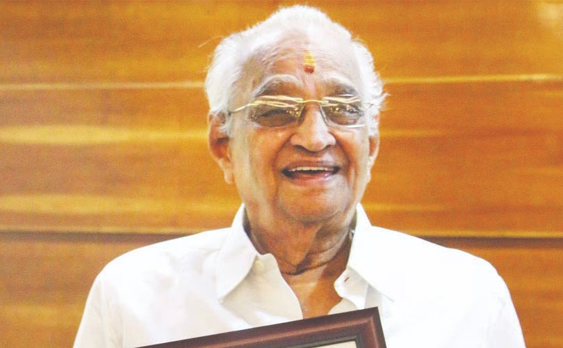 100-ാം വയസ്സിൽ ഗിന്നസ് റെക്കോർഡ് ജേതാവായ പി.ബി. മേനോന് കേരള ഹൈക്കോടതി സീനിയർ അഭിഭാഷക പദവി നൽകി