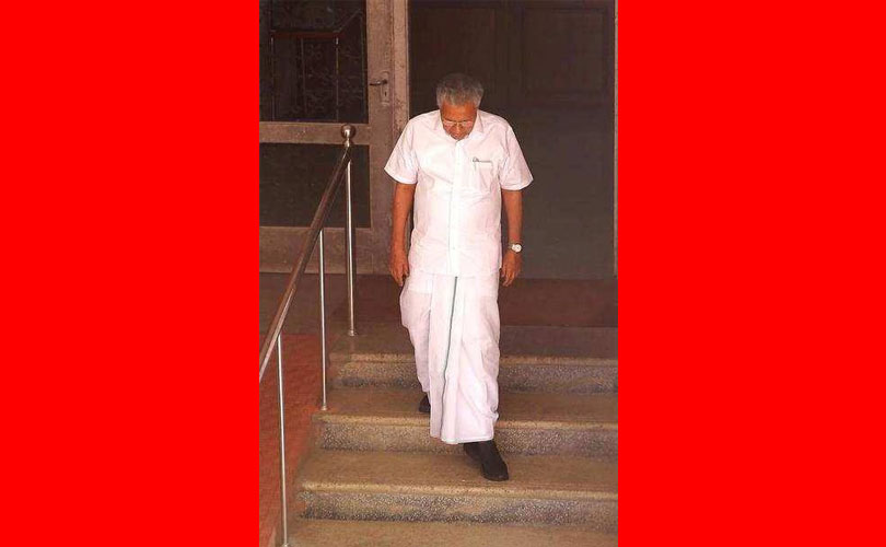 ​ഭരണഘടനാപരമായ കൈമാറ്റം: കെയർ ടേക്കർ മുഖ്യമന്ത്രിയായി തുടരും; അധികാരം പുതിയ മന്ത്രിസഭയിലേക്ക്