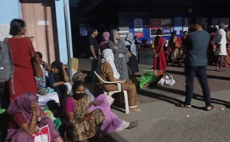 പാലക്കാട് ജില്ലാ ആശുപത്രിയിൽ വൻ തീപ്പിടിത്തം