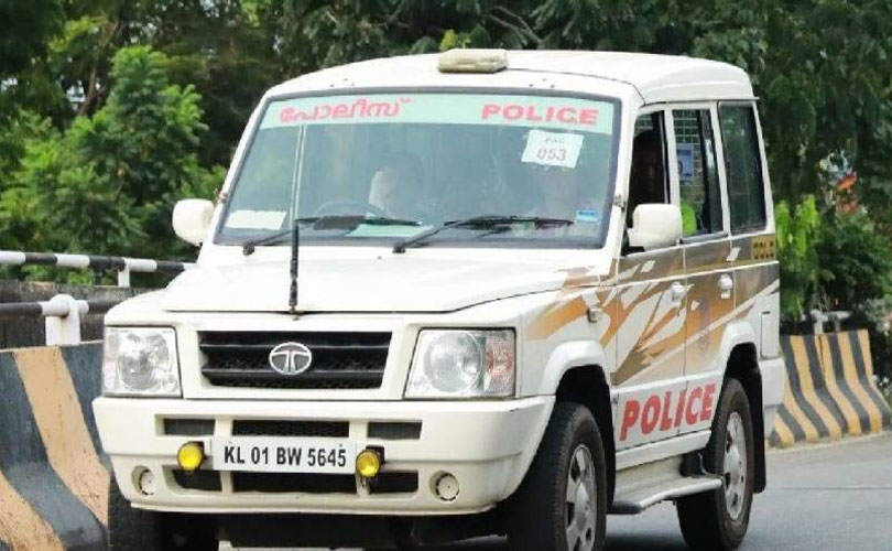 ഭാര്യക്ക് സന്ദേശം അയച്ചെന്ന പരാതിയിൽ സ്റ്റേഷനിലെത്തിയ യുവാവിന് പെപ്പർ സ്പ്രേ; എസ്ഐയിൽ നിന്ന് 50,000 രൂപ നഷ്ടപരിഹാരം ഈടാക്കാൻ ഉത്തരവ്