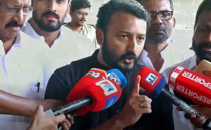 അയ്യപ്പന്റെ പൊന്നു കട്ടവന്മാരെ വെറുതെ വിടാൻ ഞങ്ങൾ ഉദ്ദേശിക്കുന്നില്ലെന്ന് രാഹുൽ മാങ്കൂട്ടത്തിൽ