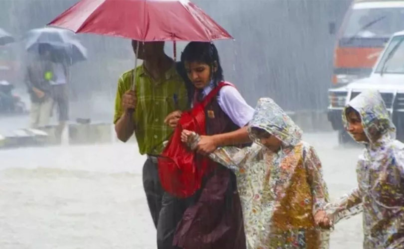 അതിശക്തമായ മഴ; രണ്ടു ജില്ലകളിൽ നാളെ അവധി 