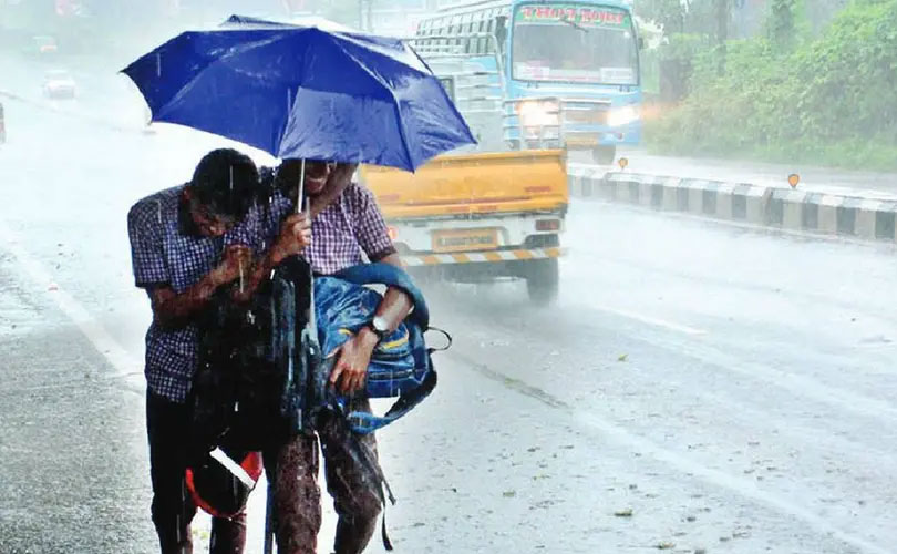 കനത്ത മഴ; രണ്ട് ജില്ലകളിലെ വിദ്യാഭ്യാസ സ്ഥാപനങ്ങൾക്ക് തിങ്കളാഴ്ച അവധി