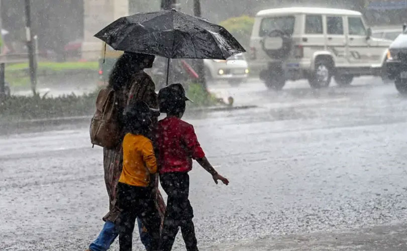 ഇന്നും ശക്തമായ മഴ; ഇടിമിന്നലിനും ശക്തമായ കാറ്റിനും സാധ്യത