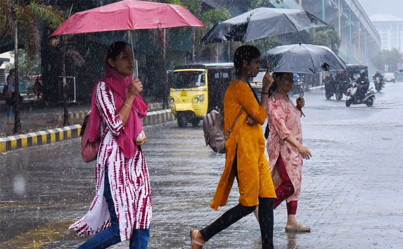 സംസ്ഥാനത്ത് ഇന്നും ശക്തമായ മഴ; 11 ജില്ലകളിൽ ജാ​ഗ്രതാ നിർദ്ദേശം; തൃശൂരിലെ വിദ്യാഭ്യാസ സ്ഥാപനങ്ങൾക്ക് അവധി
