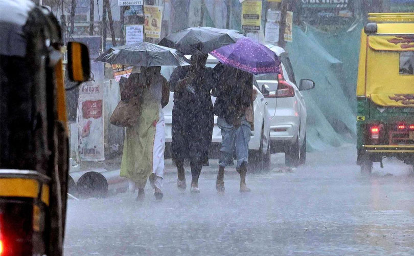 വടക്കൻ കേരളത്തിൽ ശക്തമായ മഴ തുടരും; അഞ്ച് ജില്ലകളിൽ യെല്ലോ അലർട്ട്; വയനാട്ടിൽ ചില സ്കൂളുകൾക്ക് അവധി
