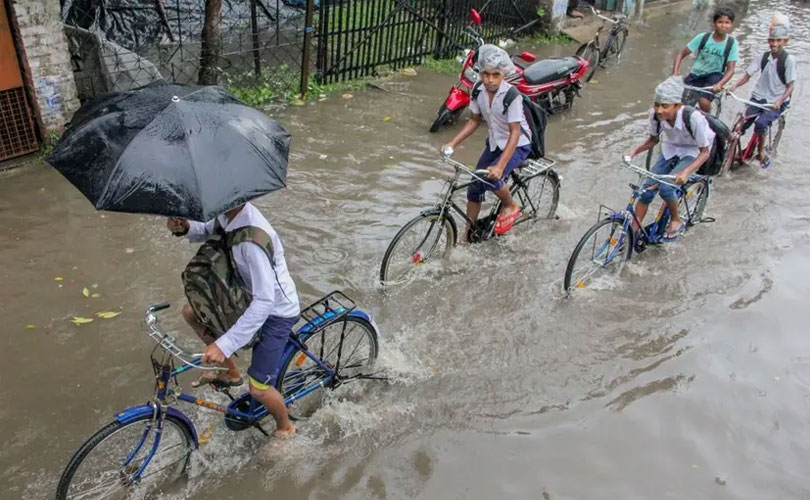 കനത്ത മഴ; 10 ജില്ലകളിലെ വിദ്യാഭ്യാസ സ്ഥാപനങ്ങൾക്ക് ഇന്ന് അവധി; കേരള സർവകലാശാല പരീക്ഷകളും മാറ്റിവച്ചു