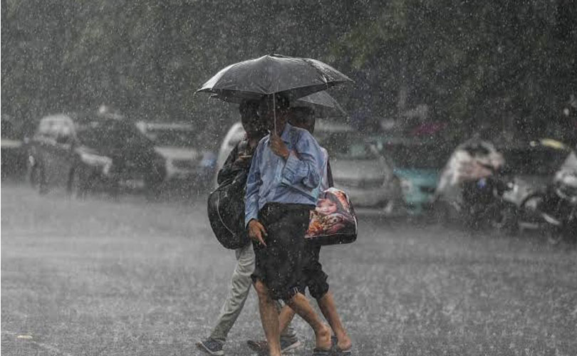 അതിതീവ്ര ന്യൂനമർദം ഇന്നു രാത്രി കരതൊടും; കേരളത്തിൽ മഴ ശക്തമാകും; 8 ജില്ലകളിൽ ജാ​ഗ്രതാ നിർദ്ദേശം 