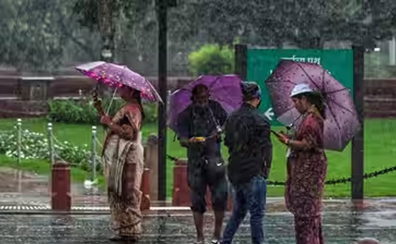 ബംഗാൾ ഉൾക്കടലിൽ ന്യൂനമർദം; കേരളത്തിൽ വരും ദിവസങ്ങളിലും മഴ തന്നെ 