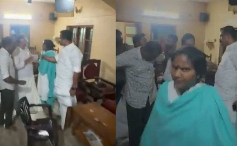 ചിറയിൻകീഴ് കൈയാങ്കളി: രമ്യ ഹരിദാസിന്റെ പി.എയെയും കോൺഗ്രസ് ബ്ലോക്ക് ജനറൽ സെക്രട്ടറിയെയും കോൺ​ഗ്രസിൽ നിന്നും സസ്പെൻഡ് ചെയ്തു 