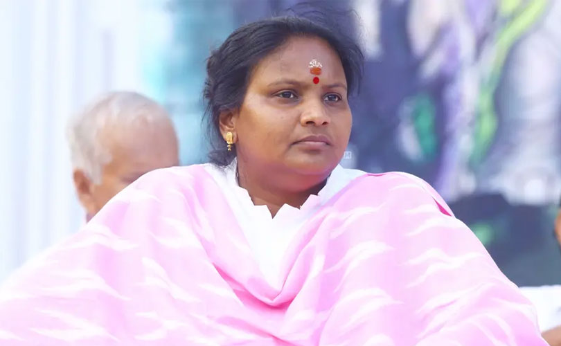 പാർട്ടി സസ്‌പെൻഡ് ചെയ്ത നേതാവിനെ സ്റ്റാഫിൽ ഉൾപ്പെടുത്തണം; നിയമസഭാ സെക്രട്ടറിക്ക് കത്തുമായി രമ്യാ ഹരിദാസ്