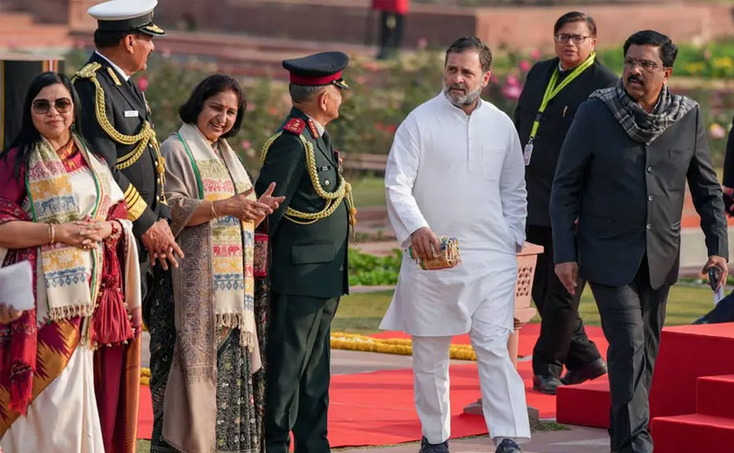  റിപ്പബ്ലിക് ദിനാഘോഷങ്ങൾക്കിടെ രാഹുൽ ഗാന്ധിയുടെ വസ്ത്രധാരണം വിവാദമാകുന്നു